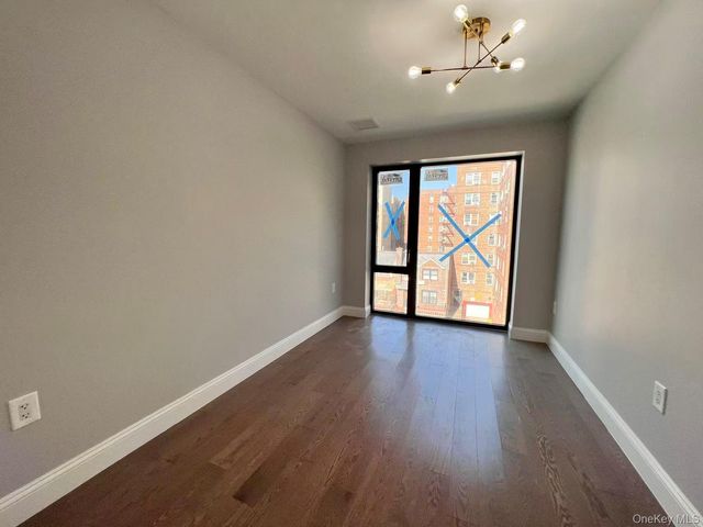 134-28 Blossom Avenue 3B, Flushing, NY 11355