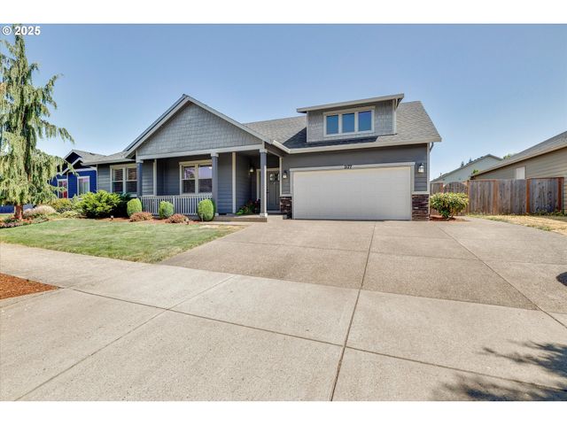 2177 A St, Hubbard, OR 97032