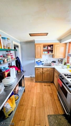 7 Barnard Pl, North Arlington Boro, NJ 07031