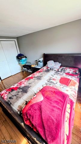 7 Barnard Pl, North Arlington Boro, NJ 07031