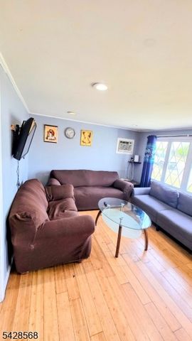7 Barnard Pl, North Arlington Boro, NJ 07031