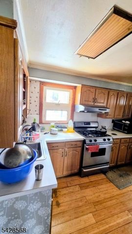 7 Barnard Pl, North Arlington Boro, NJ 07031