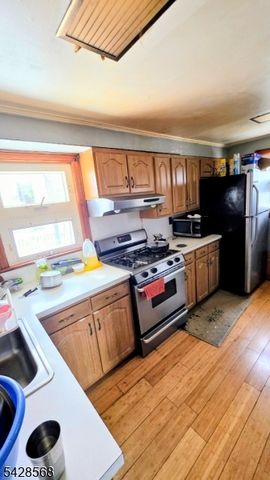 7 Barnard Pl, North Arlington Boro, NJ 07031