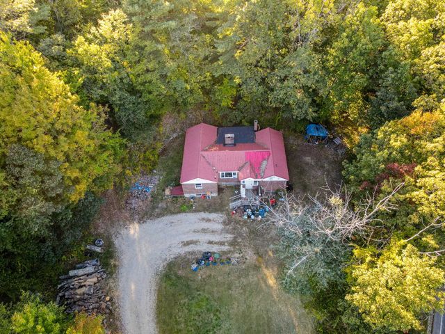 2 Hope Road, Henniker, NH 03242
