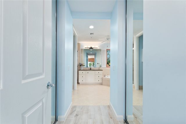 27 Harbour Isle Drive W 105, Fort Pierce, FL 34949