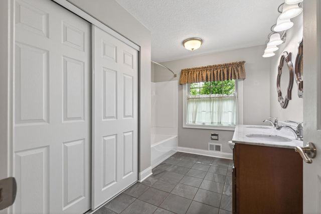 1350 Oldridge Avenue N, Stillwater, MN 55082