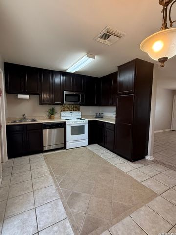 9140 Timber Path Unit 802, San Antonio, TX 78250