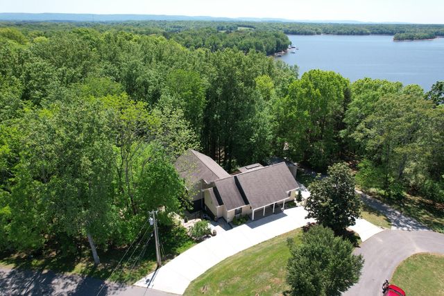 105 W Paradise Drive, Winchester, TN 37398