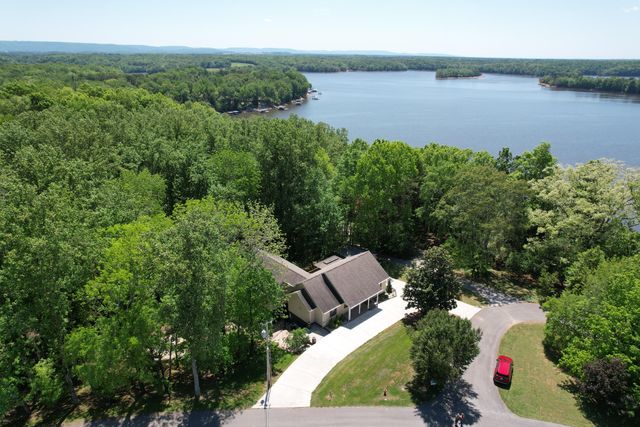 105 W Paradise Drive, Winchester, TN 37398