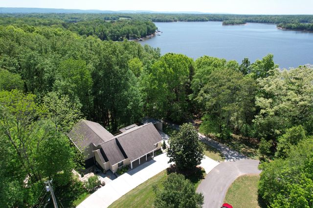 105 W Paradise Drive, Winchester, TN 37398