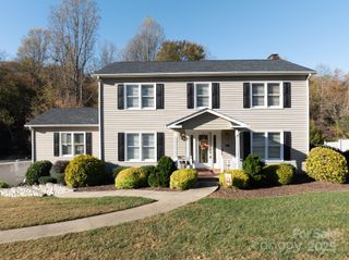 921 Plantation Drive NE, Lenoir, NC 28645
