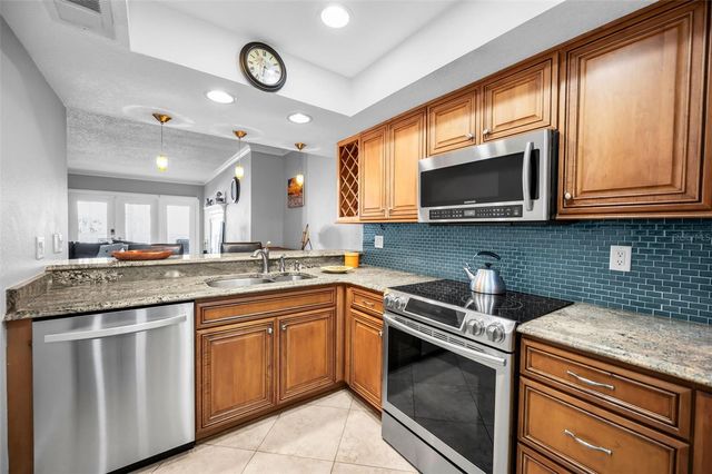 1582 GULF BOULEVARD 1106, Clearwater Beach, FL 33767