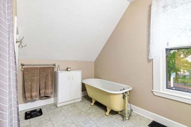 49 Grove St, Rockland, MA 02370
