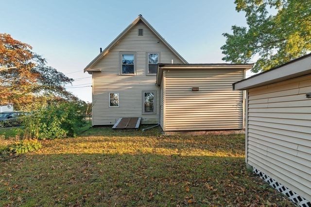 49 Grove St, Rockland, MA 02370