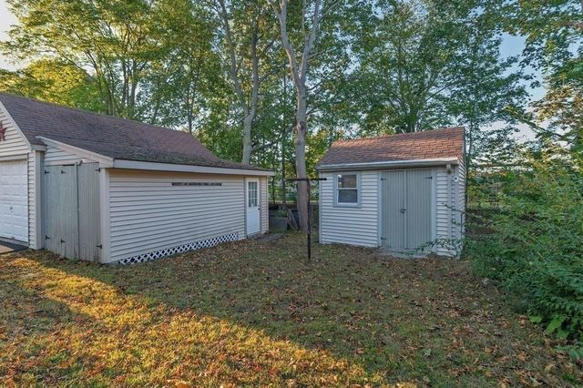 49 Grove St, Rockland, MA 02370