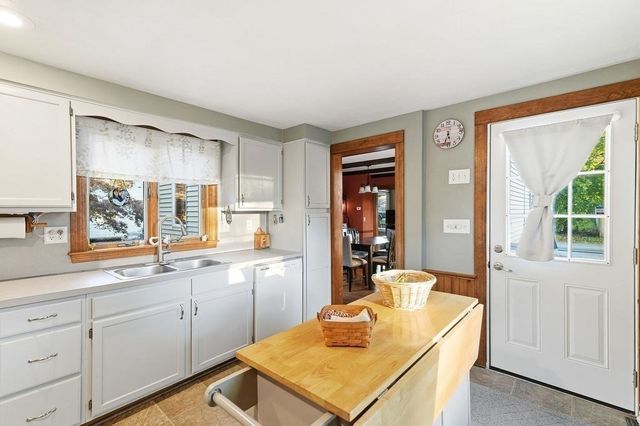 49 Grove St, Rockland, MA 02370