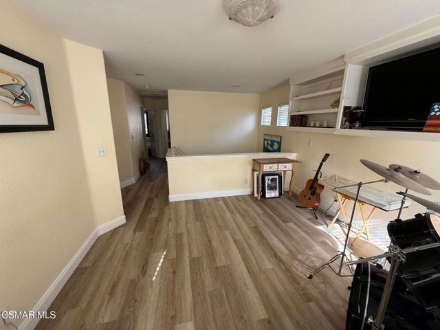 607 Hooper Avenue, Simi Valley, CA 93065