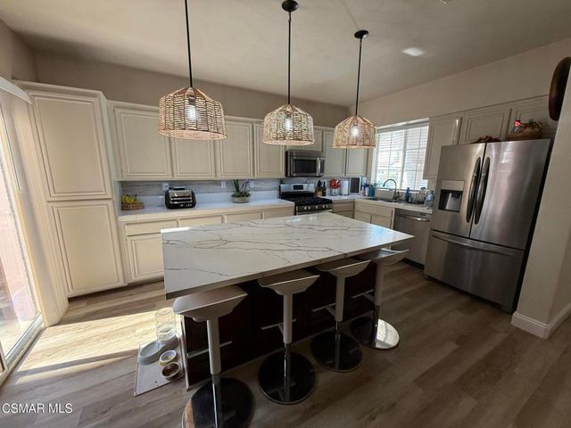 607 Hooper Avenue, Simi Valley, CA 93065