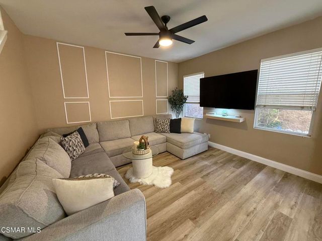 607 Hooper Avenue, Simi Valley, CA 93065