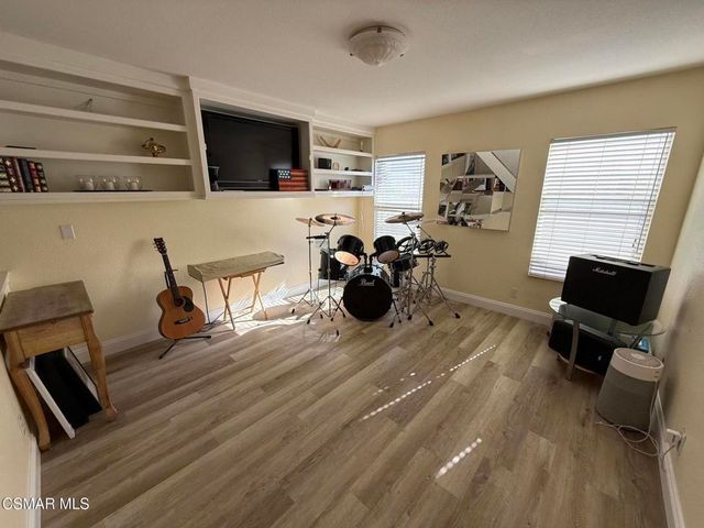 607 Hooper Avenue, Simi Valley, CA 93065