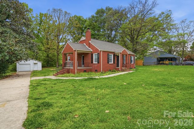 8825 Mcclure Circle, Charlotte, NC 28216