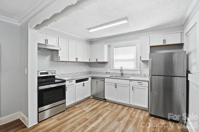 8825 Mcclure Circle, Charlotte, NC 28216