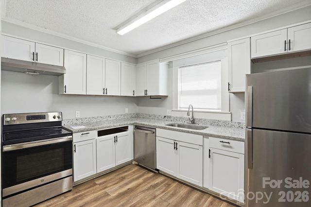 8825 Mcclure Circle, Charlotte, NC 28216