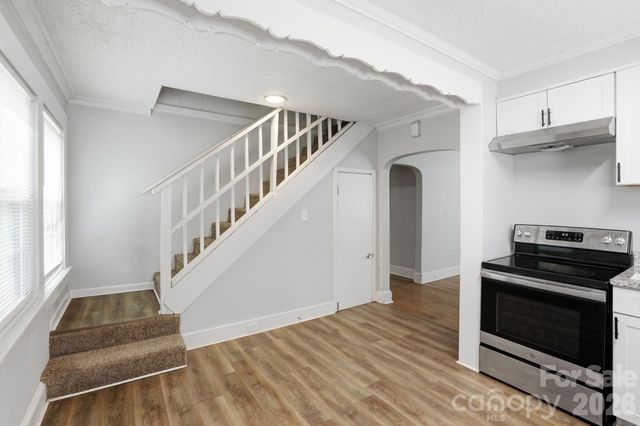 8825 Mcclure Circle, Charlotte, NC 28216