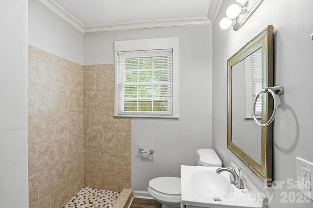 8825 Mcclure Circle, Charlotte, NC 28216