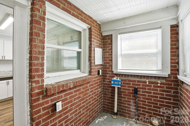 8825 Mcclure Circle, Charlotte, NC 28216