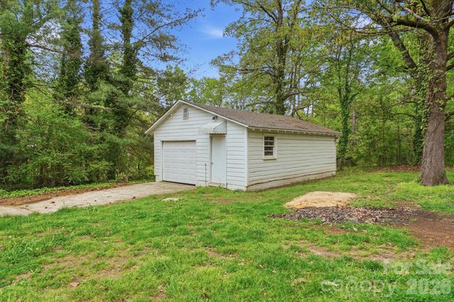 8825 Mcclure Circle, Charlotte, NC 28216