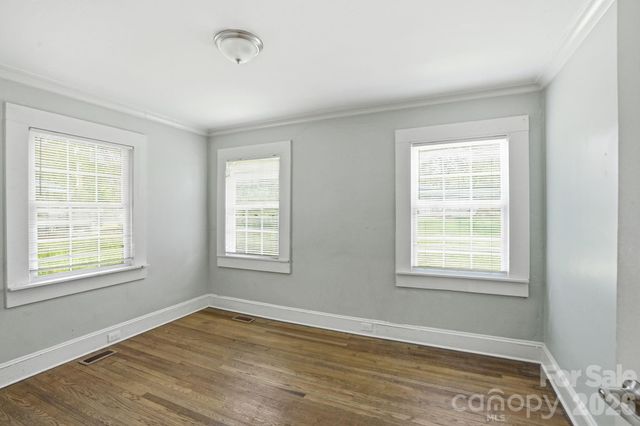 8825 Mcclure Circle, Charlotte, NC 28216