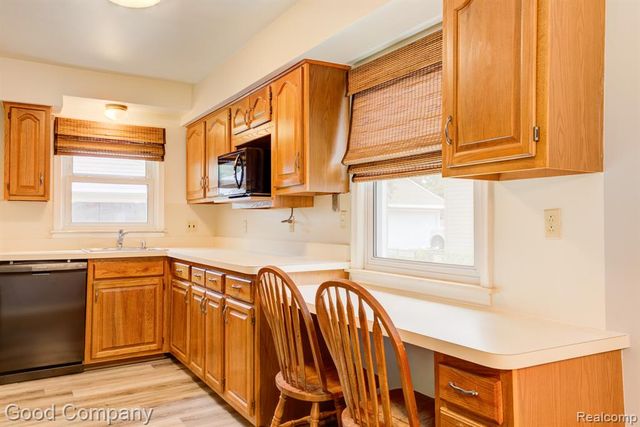 4708 Woodland Avenue, Royal Oak, MI 48073