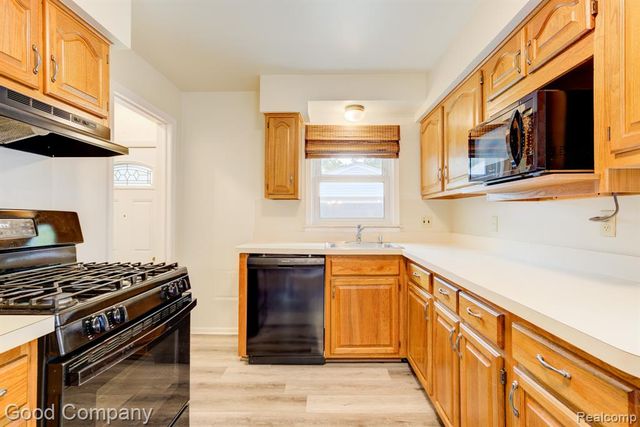 4708 Woodland Avenue, Royal Oak, MI 48073