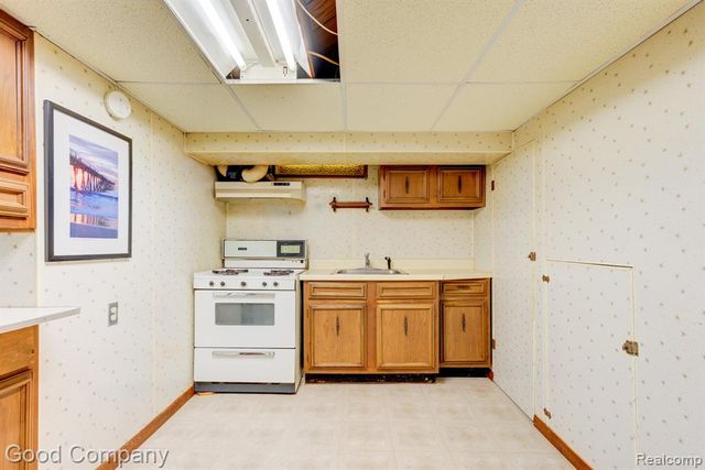 4708 Woodland Avenue, Royal Oak, MI 48073