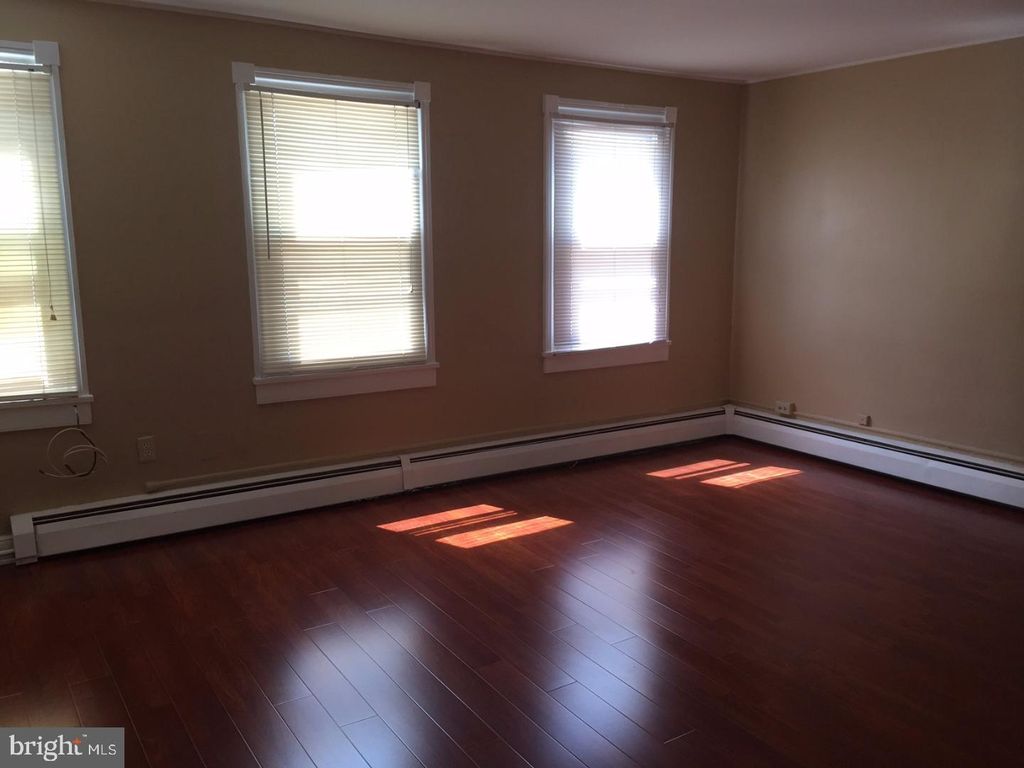 225 WOOD ST #2, Bristol, PA 19007