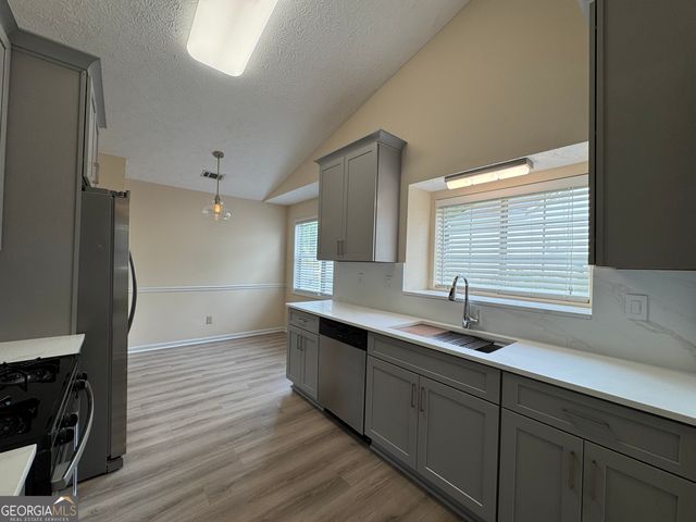 4031 River Rock Way, Woodstock, GA 30188