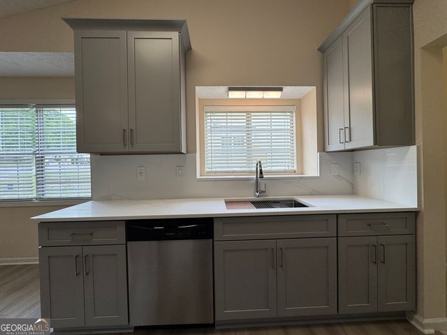 4031 River Rock Way, Woodstock, GA 30188