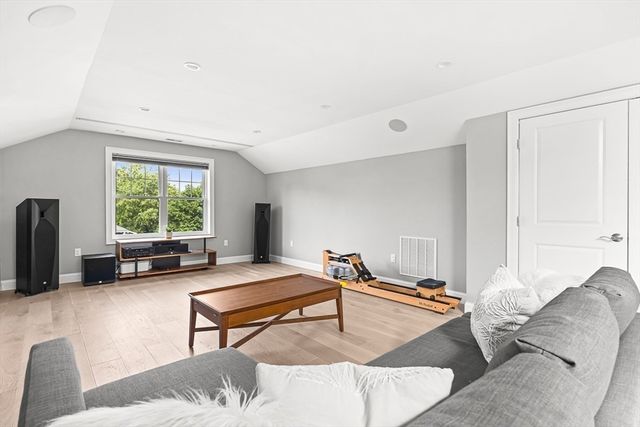 49 Sheridan Circle, Winchester, MA 01890
