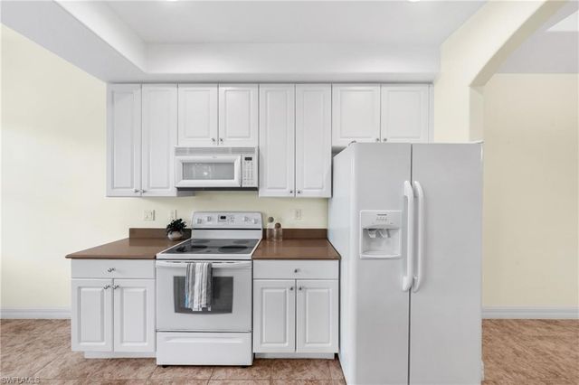 6031 Jonathans Bay CIR # 401, Fort Myers, FL 33908