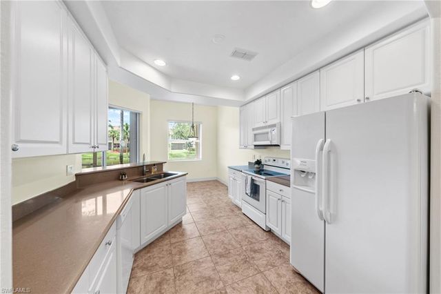 6031 Jonathans Bay CIR # 401, Fort Myers, FL 33908