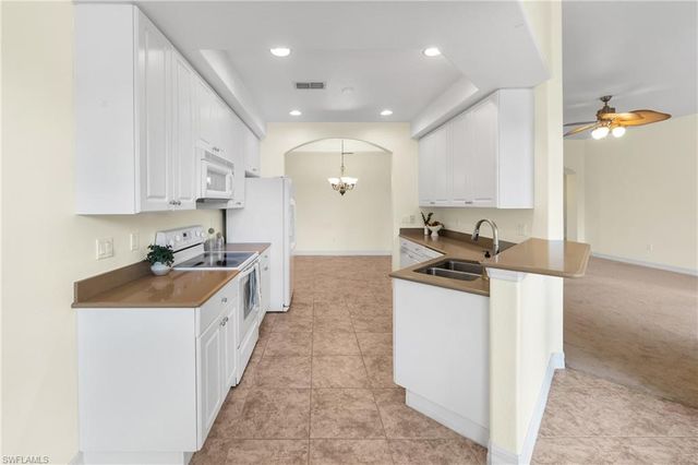 6031 Jonathans Bay CIR # 401, Fort Myers, FL 33908