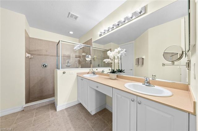 6031 Jonathans Bay CIR # 401, Fort Myers, FL 33908