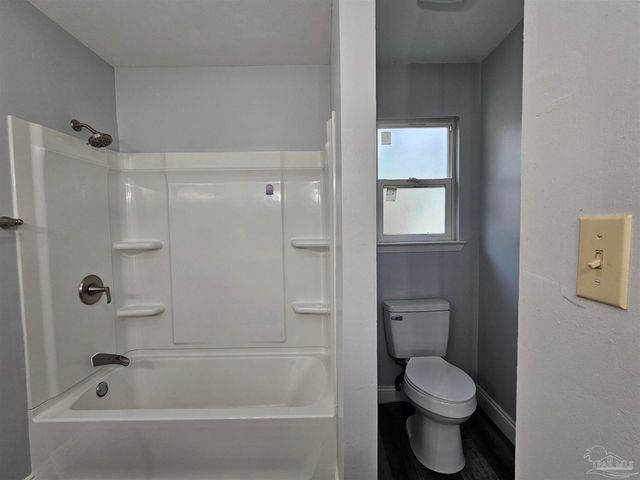 6206 Woodward Ln, Milton, FL 32570