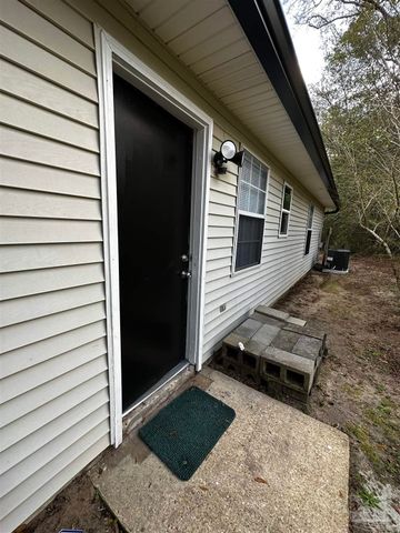 6206 Woodward Ln, Milton, FL 32570