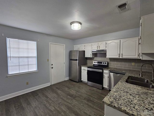 6206 Woodward Ln, Milton, FL 32570