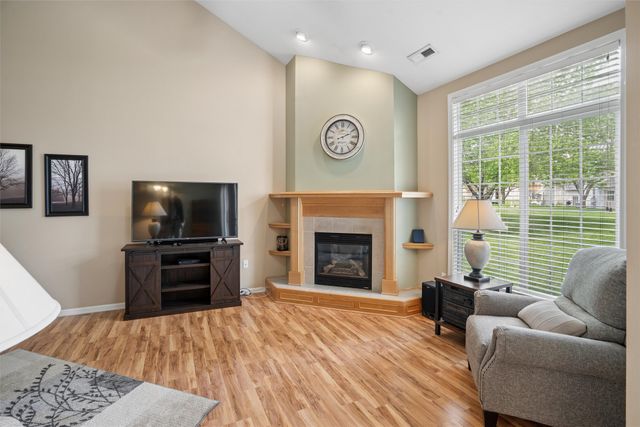900 67th Street 1003, West Des Moines, IA 50266