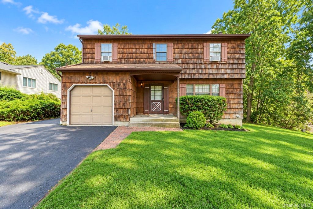 33 Oak Forest Drive, Islandia, NY 11749 — exterior