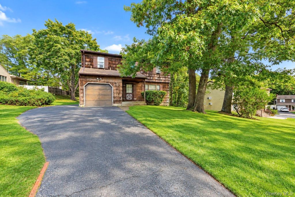 33 Oak Forest Drive, Islandia, NY 11749 — photo 2