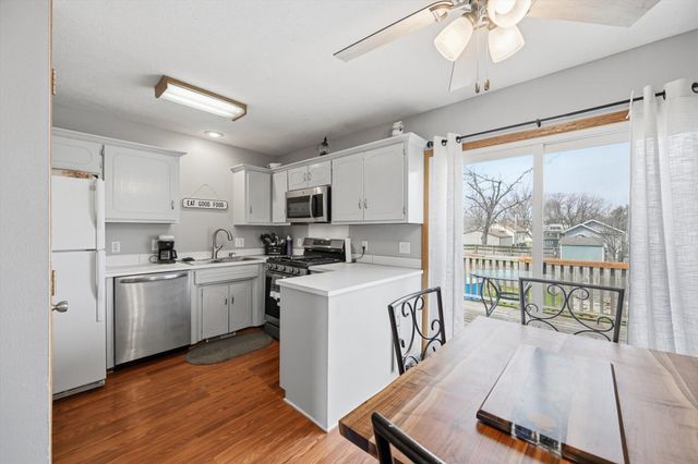 2214 S 8TH Street, Council Bluffs, IA 51501